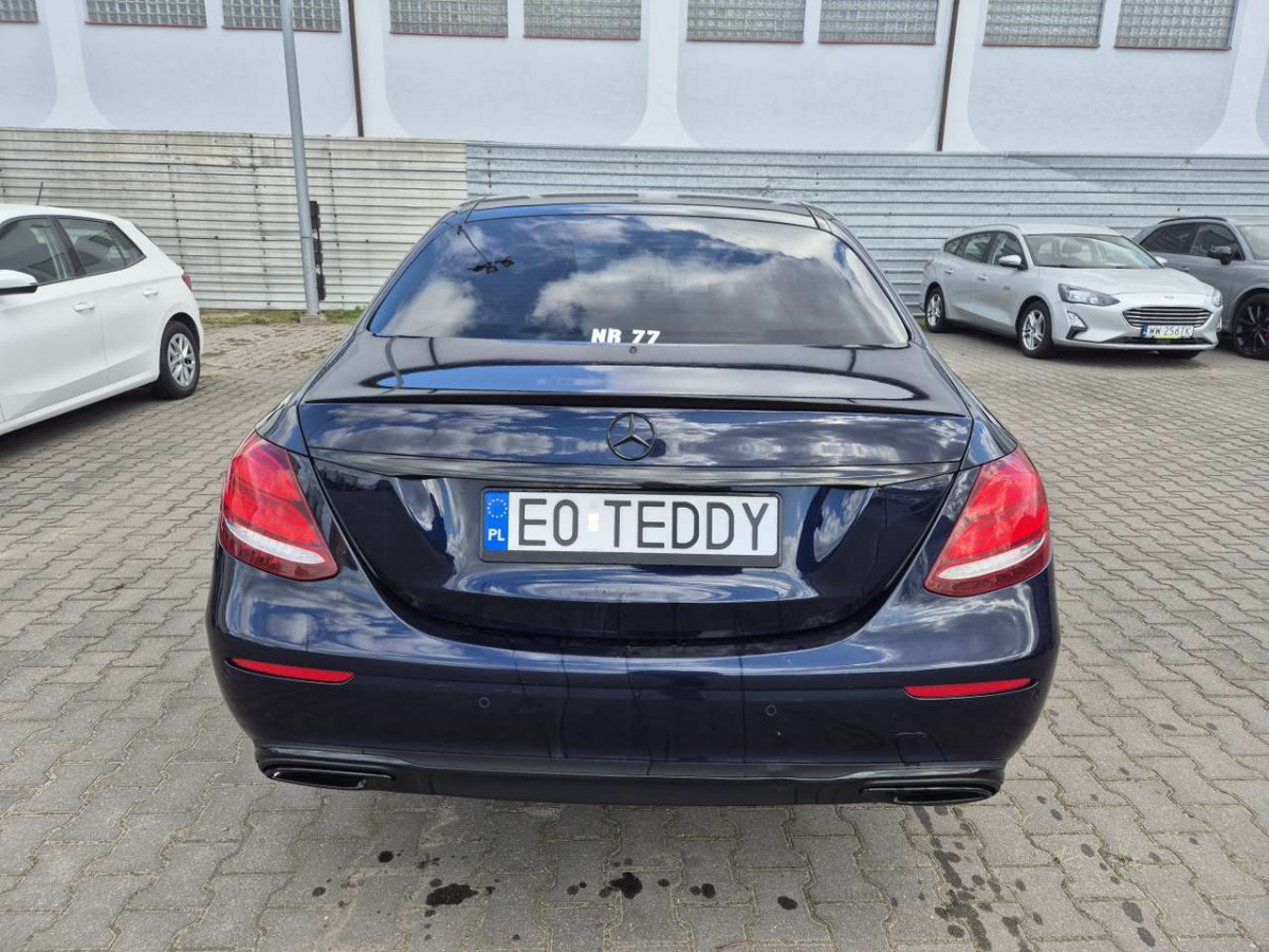 MERCEDES BENZ E 220 D 4MATIC SEDAN - Limousine: das Bild 5 MERCEDES BENZ E 220 D 4MATIC SEDAN - Limousine: das Bild 5