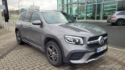 PKW MERCEDES BENZ GLB 200 4MATIC SUV: das Bild 1