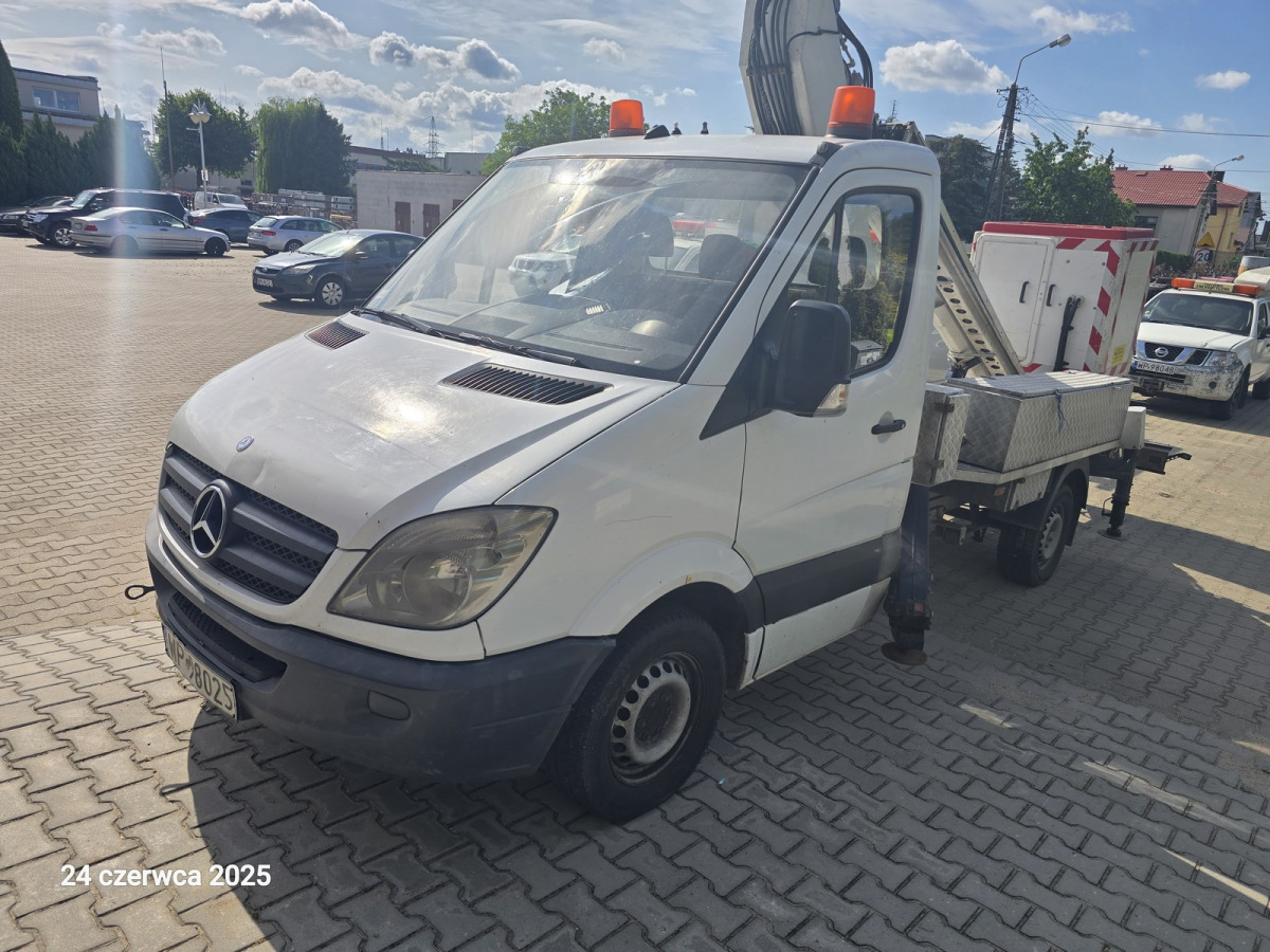 MERCEDES BENZ SPRINTER SPECJALNY - LKW mit Arbeitsbühne: das Bild 2 MERCEDES BENZ SPRINTER SPECJALNY - LKW mit Arbeitsbühne: das Bild 2