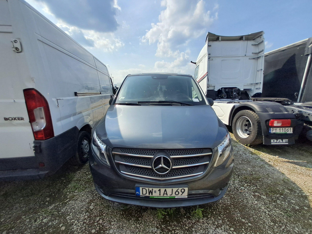 MERCEDES BENZ VITO TOURER VAN - PKW: das Bild 2 MERCEDES BENZ VITO TOURER VAN - PKW: das Bild 2