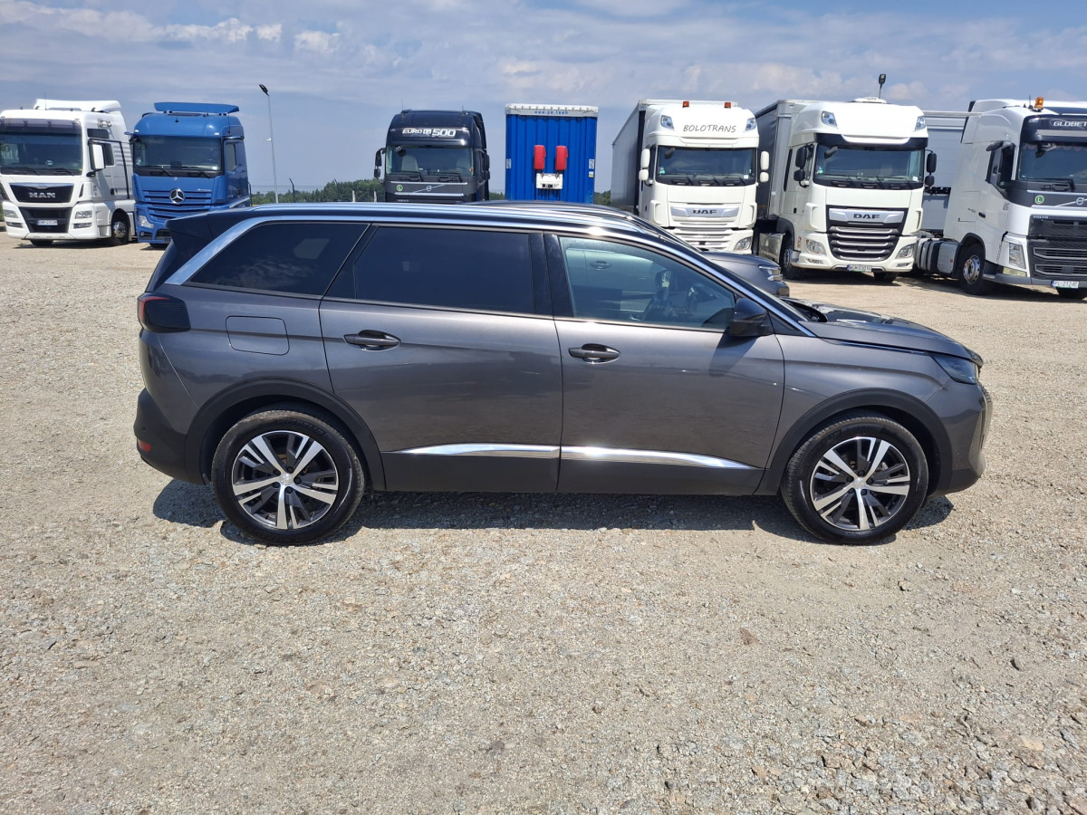 PEUGEOT 5008 MINIVAN - SUV/ Geländewagen: das Bild 4 PEUGEOT 5008 MINIVAN - SUV/ Geländewagen: das Bild 4