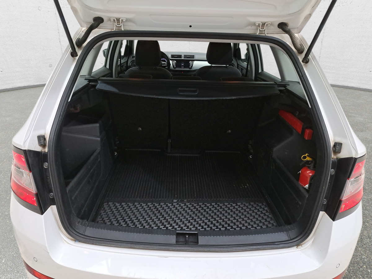 PKW SKODA FABIA KOMBI: das Bild 14