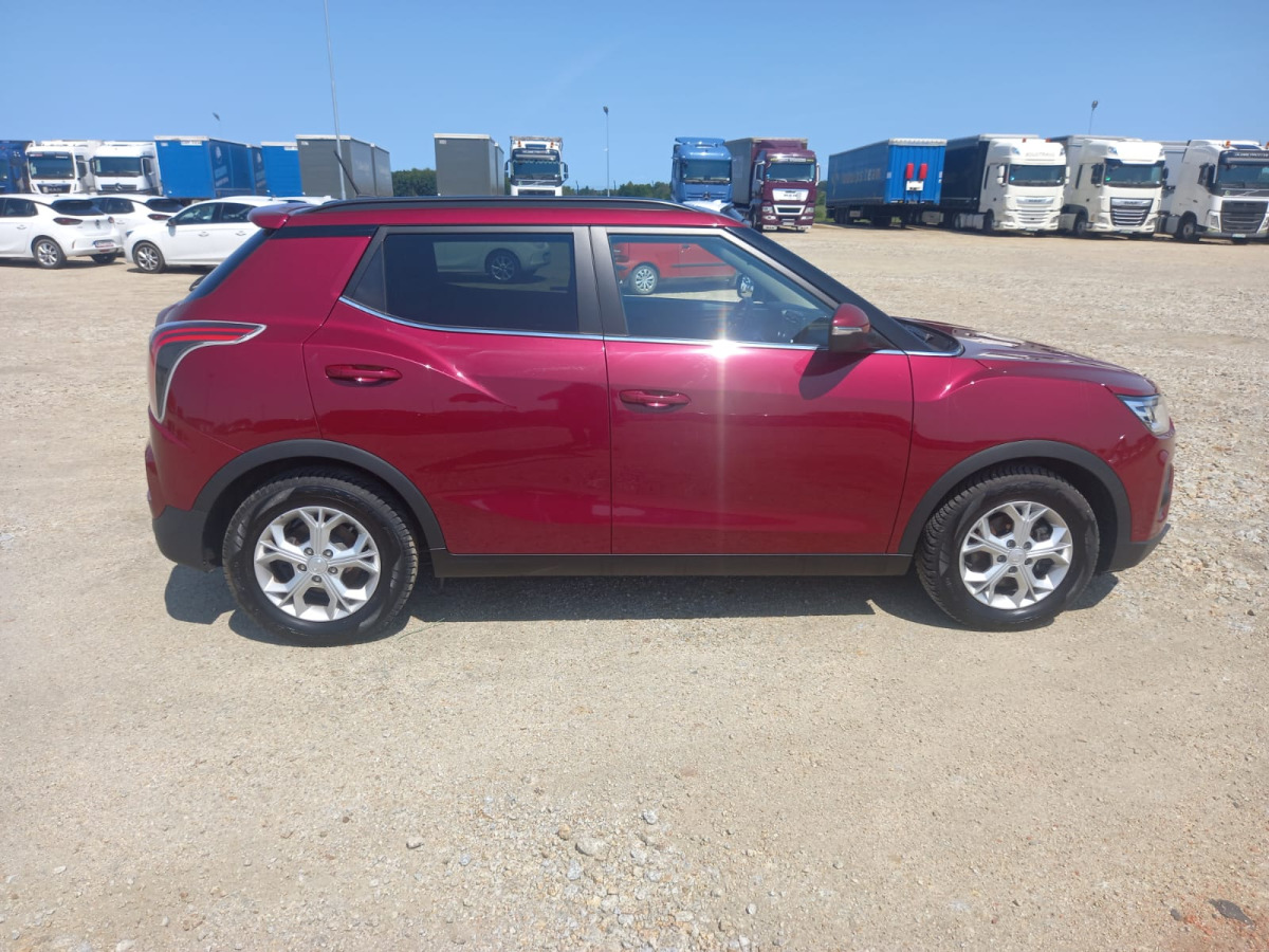 SSANG YONG Tivoli SUV - SUV/ Geländewagen: das Bild 5 SSANG YONG Tivoli SUV - SUV/ Geländewagen: das Bild 5