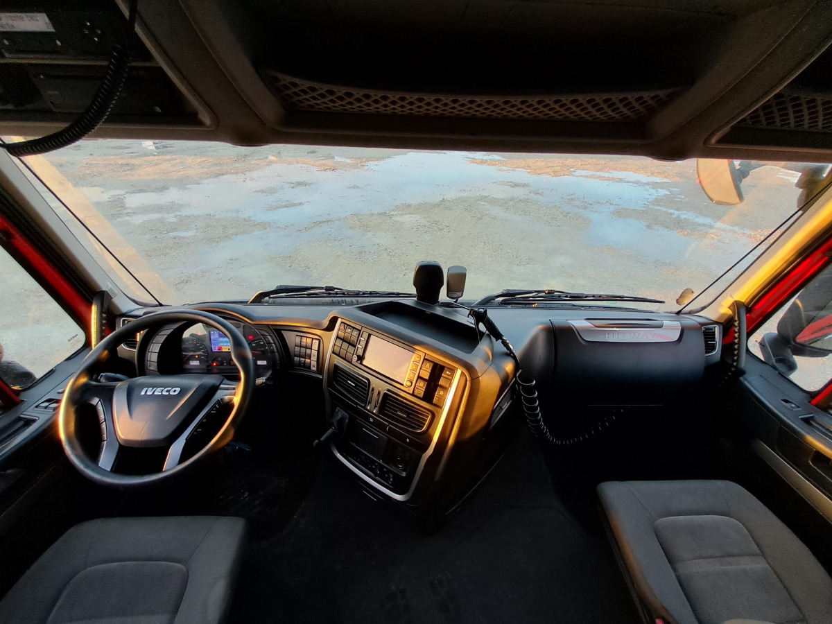 Sattelzugmaschine IVECO AS440T/P CIĄGNIK SIODŁOWY: das Bild 10