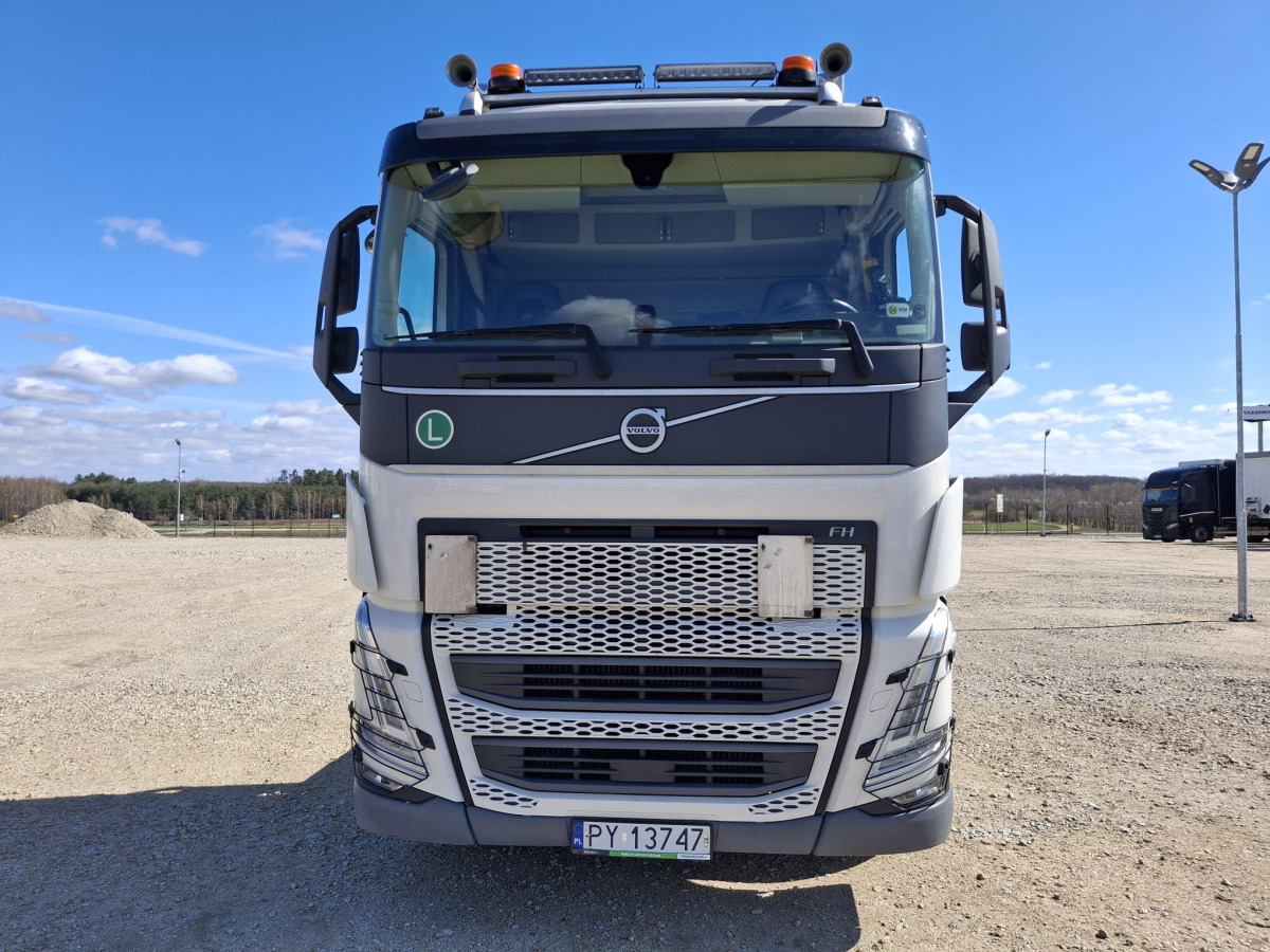 VOLVO FH HAKOWIEC - Abrollkipper: das Bild 3 VOLVO FH HAKOWIEC - Abrollkipper: das Bild 3