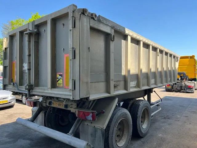 Benalu 2 Axle , 8 Tyres , Alu Tipper , Spring Suspension , Drum Brakes - Kipper Auflieger: das Bild 2 Benalu 2 Axle , 8 Tyres , Alu Tipper , Spring Suspension , Drum Brakes - Kipper Auflieger: das Bild 2