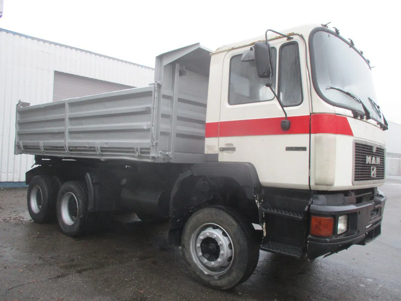 MAN 26 322 ZF Manual , 6x4 , 3 way tipper , Spring suspension - Kipper: das Bild 4 MAN 26 322 ZF Manual , 6x4 , 3 way tipper , Spring suspension - Kipper: das Bild 4