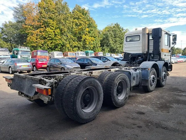 MAN 35-364 / FE 360 A , 8x4 , Spring Suspension , ZF Manual , Airco - Fahrgestell LKW: das Bild 3 MAN 35-364 / FE 360 A , 8x4 , Spring Suspension , ZF Manual , Airco - Fahrgestell LKW: das Bild 3