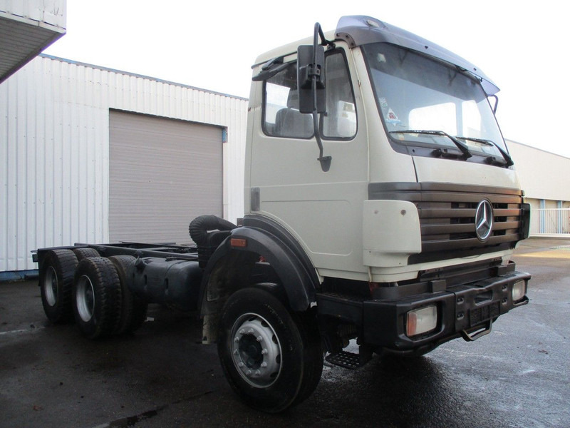 Mercedes-Benz 2538 , V8 , Manual , 6x4 , Spring suspension , Euro 2 - Fahrgestell LKW: das Bild 4 Mercedes-Benz 2538 , V8 , Manual , 6x4 , Spring suspension , Euro 2 - Fahrgestell LKW: das Bild 4
