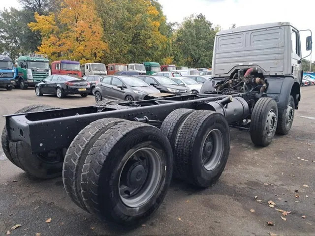 Mercedes-Benz 3235SK / 3535SK , 8x4, V8 BiTurbo, ZF Manual , Spring Suspension - Fahrgestell LKW: das Bild 3 Mercedes-Benz 3235SK / 3535SK , 8x4, V8 BiTurbo, ZF Manual , Spring Suspension - Fahrgestell LKW: das Bild 3
