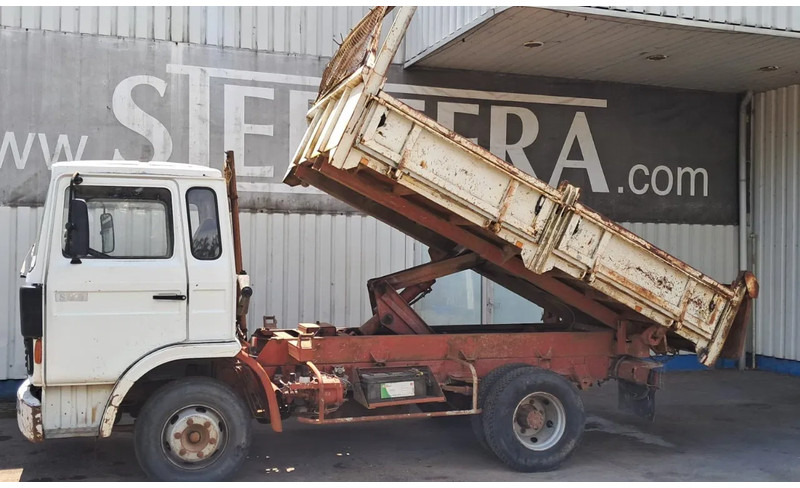 Renault Midliner S 130 , 6 Cylinder , 3 Way Tipper , Spring suspensiom - Kipper: das Bild 2 Renault Midliner S 130 , 6 Cylinder , 3 Way Tipper , Spring suspensiom - Kipper: das Bild 2