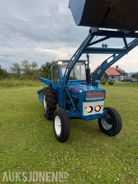 1972 Ford 3000 MVA FRI TRAKTOR MED FRONTLATER SKUFFE FRES - Traktor: das Bild 5 1972 Ford 3000 MVA FRI TRAKTOR MED FRONTLATER SKUFFE FRES - Traktor: das Bild 5