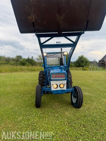 1972 Ford 3000 MVA FRI TRAKTOR MED FRONTLATER SKUFFE FRES - Traktor: das Bild 2 1972 Ford 3000 MVA FRI TRAKTOR MED FRONTLATER SKUFFE FRES - Traktor: das Bild 2