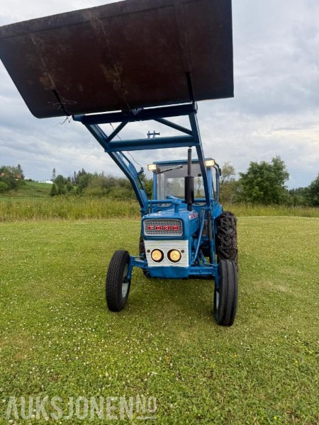 1972 Ford 3000 MVA FRI TRAKTOR MED FRONTLATER SKUFFE FRES - Traktor: das Bild 4 1972 Ford 3000 MVA FRI TRAKTOR MED FRONTLATER SKUFFE FRES - Traktor: das Bild 4