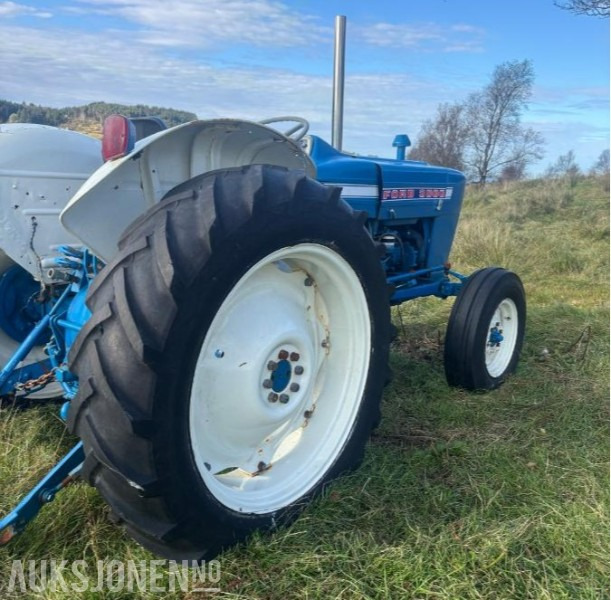 1973 Ford 3000 - mva fri - Traktor: das Bild 3 1973 Ford 3000 - mva fri - Traktor: das Bild 3
