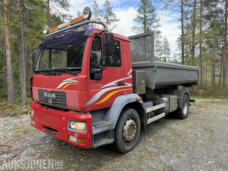 2003 MAN 18.285 4x2 Multilift Krokløft og dumperkasse - Abrollkipper: das Bild 1 2003 MAN 18.285 4x2 Multilift Krokløft og dumperkasse - Abrollkipper: das Bild 1