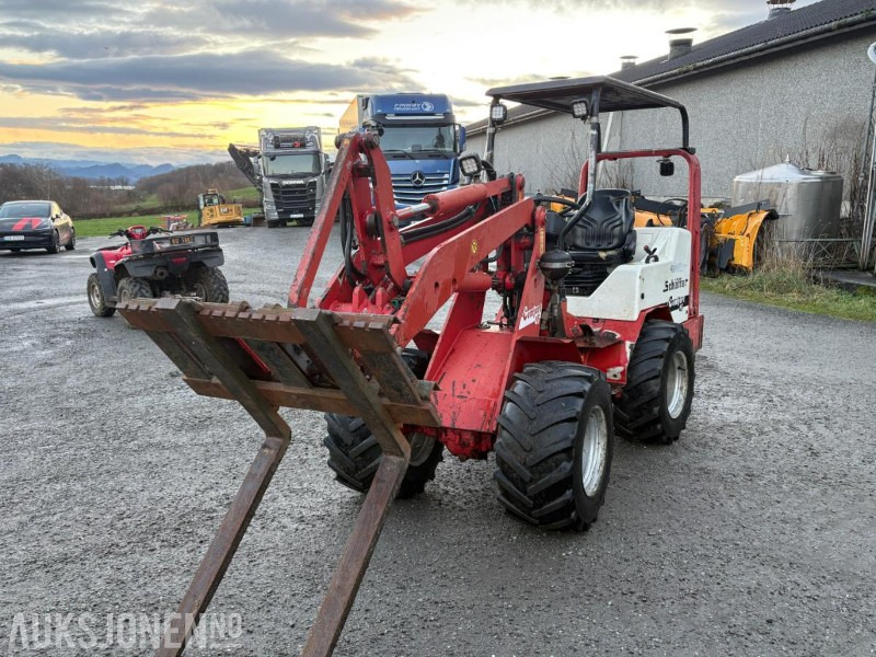 2004 Schäffer 3033S kompakt hjullaster med mye utstyr - Kompaktlader: das Bild 1 2004 Schäffer 3033S kompakt hjullaster med mye utstyr - Kompaktlader: das Bild 1