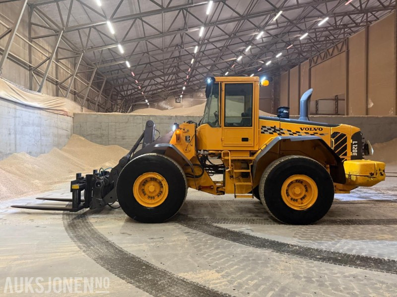 2006 Volvo L120E HJULLASTER M/STOR SNØSKUFF SENTRALSMØRING 3.FUNKSJON. - Radlader: das Bild 1 2006 Volvo L120E HJULLASTER M/STOR SNØSKUFF SENTRALSMØRING 3.FUNKSJON. - Radlader: das Bild 1