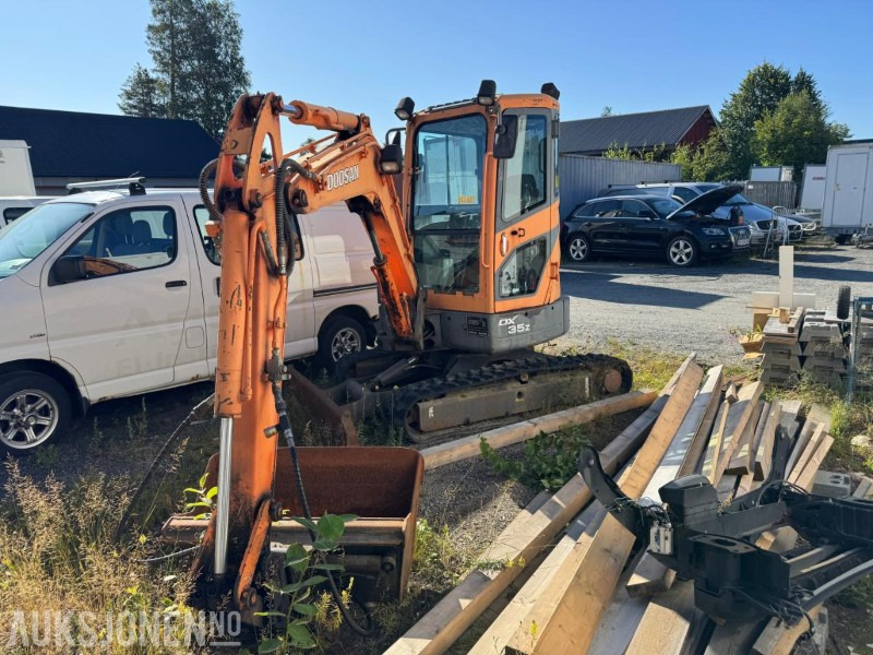 2007 Doosan DX35Z gravemaskin med tilt og pusseskuffe / rep objekt / 1729 timer - Bagger: das Bild 1 2007 Doosan DX35Z gravemaskin med tilt og pusseskuffe / rep objekt / 1729 timer - Bagger: das Bild 1