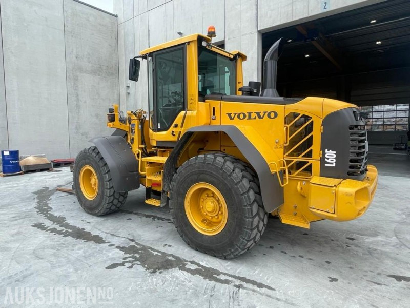 2011 VOLVO L60F HJULLASTER - SPAKSTYRING - NYE DEKK - BBS - 3-4 FUNKSJON - PALLEGAFLER - SKUFFE - KAMERA - MYE PÅKOSTET! - Radlader: das Bild 4 2011 VOLVO L60F HJULLASTER - SPAKSTYRING - NYE DEKK - BBS - 3-4 FUNKSJON - PALLEGAFLER - SKUFFE - KAMERA - MYE PÅKOSTET! - Radlader: das Bild 4
