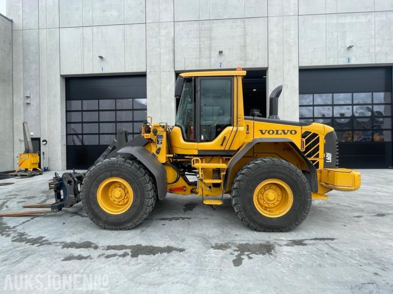 2011 VOLVO L60F HJULLASTER - SPAKSTYRING - NYE DEKK - BBS - 3-4 FUNKSJON - PALLEGAFLER - SKUFFE - KAMERA - MYE PÅKOSTET! - Radlader: das Bild 5 2011 VOLVO L60F HJULLASTER - SPAKSTYRING - NYE DEKK - BBS - 3-4 FUNKSJON - PALLEGAFLER - SKUFFE - KAMERA - MYE PÅKOSTET! - Radlader: das Bild 5