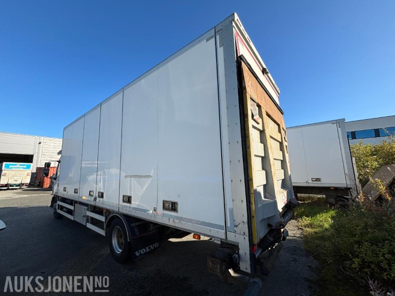 2012 VOLVO FL-290 SKAPBIL. FULL SIDEÅPNING OG ZEPRO BAKLØFT. 18PALLER - Koffer LKW: das Bild 3 2012 VOLVO FL-290 SKAPBIL. FULL SIDEÅPNING OG ZEPRO BAKLØFT. 18PALLER - Koffer LKW: das Bild 3