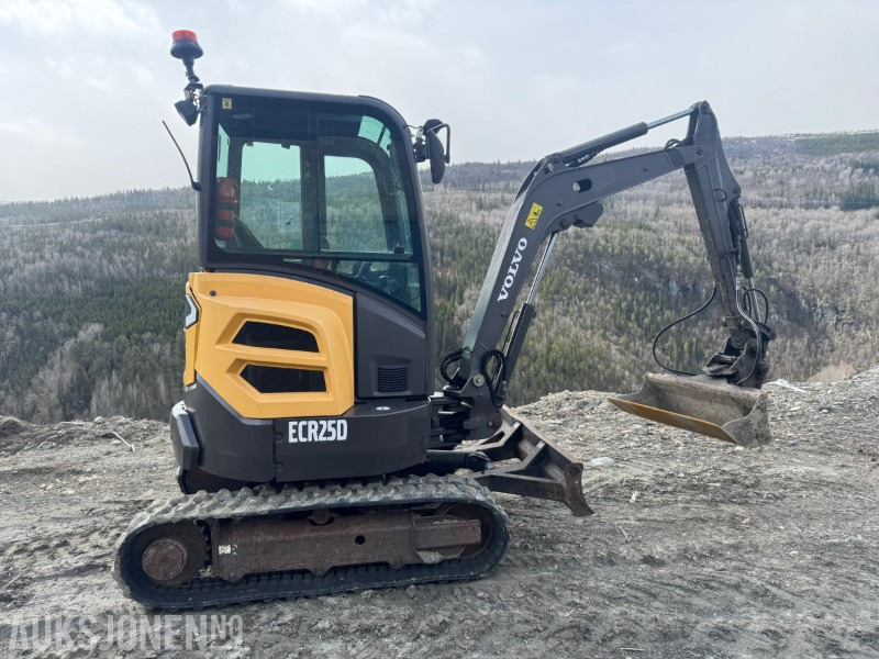 2013 Volvo ECR25D gravemaskin med 3 skuffer - Minibagger: das Bild 3 2013 Volvo ECR25D gravemaskin med 3 skuffer - Minibagger: das Bild 3