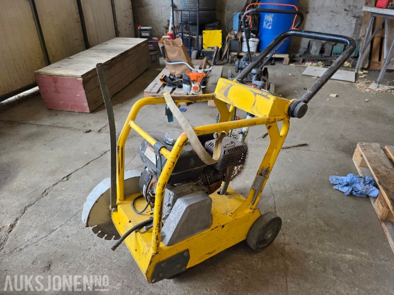 2013 Wacker Neuson Saw BFS 735A asfalt skjærer - Baugeräte: das Bild 2 2013 Wacker Neuson Saw BFS 735A asfalt skjærer - Baugeräte: das Bild 2