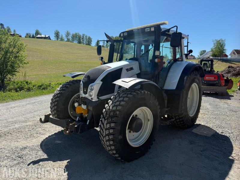 2015 Valtra N163 Unlimited Edition traktor - Hyttefjæring - 4 dobbelt virkende uttak - front PTO - 2 seter - Servicehistorikk - Traktor: das Bild 1 2015 Valtra N163 Unlimited Edition traktor - Hyttefjæring - 4 dobbelt virkende uttak - front PTO - 2 seter - Servicehistorikk - Traktor: das Bild 1