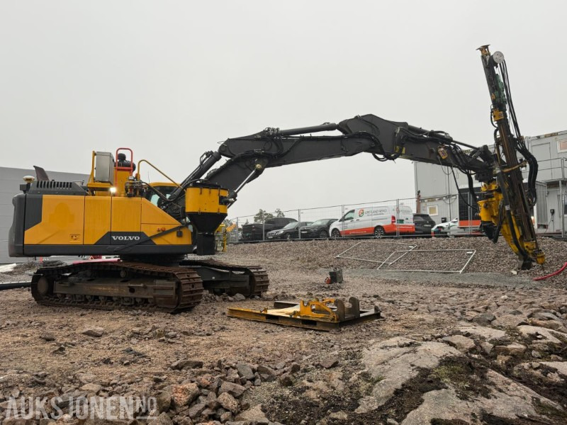2016 VOLVO EC300EL BELTEGRAVER M/BORTÅRN - SERVICEHISTORIKK - ENGCON TILTROTATOR - MASKINSTYRING - SENTRALSMØRING. - Kettenbagger: das Bild 3 2016 VOLVO EC300EL BELTEGRAVER M/BORTÅRN - SERVICEHISTORIKK - ENGCON TILTROTATOR - MASKINSTYRING - SENTRALSMØRING. - Kettenbagger: das Bild 3