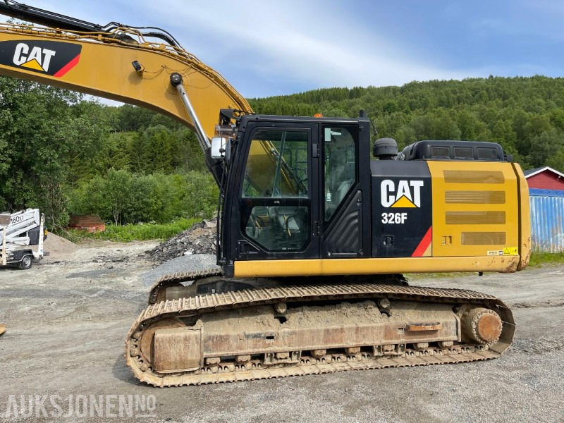 2017 Cat 326F Gravemaskin - 5166 Timer - Tiltrotator - Graveskuffe - Pusseskuffe - S70 - Bagger: das Bild 2 2017 Cat 326F Gravemaskin - 5166 Timer - Tiltrotator - Graveskuffe - Pusseskuffe - S70 - Bagger: das Bild 2