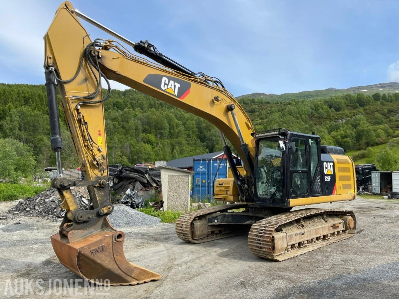 2017 Cat 326F Gravemaskin - 5166 Timer - Tiltrotator - Graveskuffe - Pusseskuffe - S70 - Bagger: das Bild 1 2017 Cat 326F Gravemaskin - 5166 Timer - Tiltrotator - Graveskuffe - Pusseskuffe - S70 - Bagger: das Bild 1