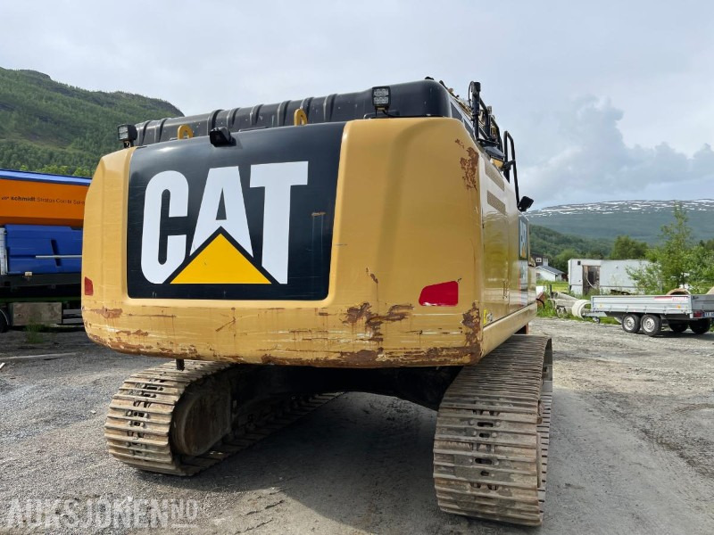 2017 Cat 326F Gravemaskin - 5166 Timer - Tiltrotator - Graveskuffe - Pusseskuffe - S70 - Bagger: das Bild 5 2017 Cat 326F Gravemaskin - 5166 Timer - Tiltrotator - Graveskuffe - Pusseskuffe - S70 - Bagger: das Bild 5
