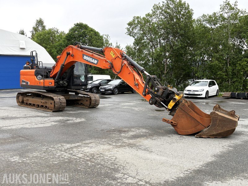 2018 Doosan DX180LC-5 - 6 381 timer - tiltrotator - 2 skuffer - sertifisert - Bagger: das Bild 2 2018 Doosan DX180LC-5 - 6 381 timer - tiltrotator - 2 skuffer - sertifisert - Bagger: das Bild 2