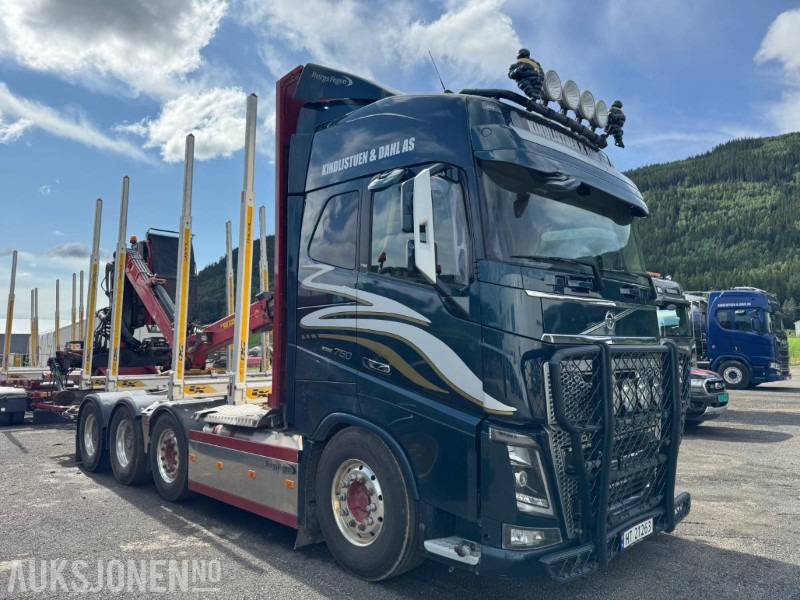 2018 Volvo FH16 8X4 Euro6 komplett tømmerbil med kran og henger. - Holztransporter: das Bild 4 2018 Volvo FH16 8X4 Euro6 komplett tømmerbil med kran og henger. - Holztransporter: das Bild 4