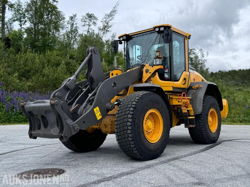 2018 Volvo L90H Hjullaster - Sentralsmøring - Hydraulisk redskapslås - Tilleggshydraulikk - Sertifisert - Med grusskuffe - Radlader: das Bild 1 2018 Volvo L90H Hjullaster - Sentralsmøring - Hydraulisk redskapslås - Tilleggshydraulikk - Sertifisert - Med grusskuffe - Radlader: das Bild 1