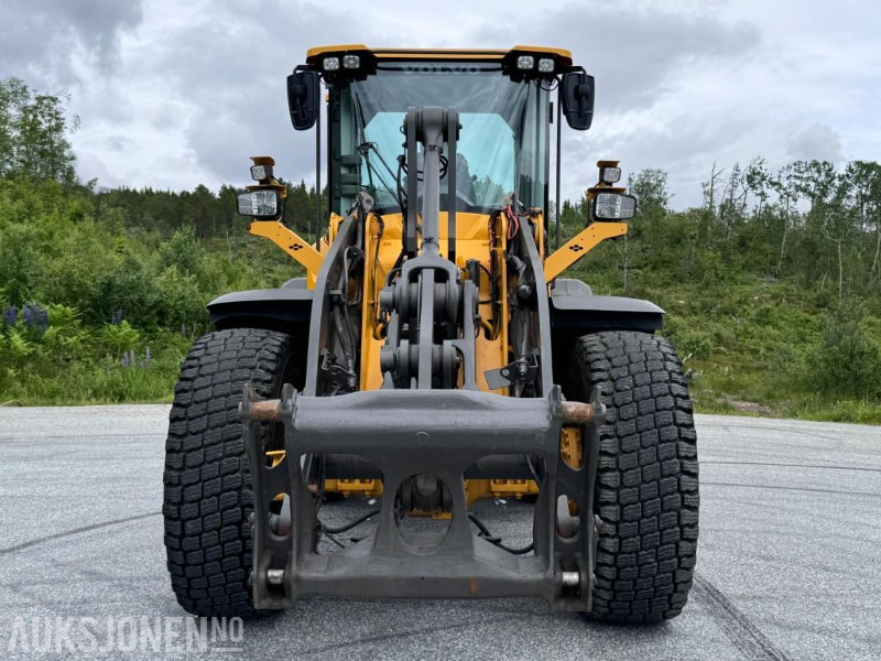 2018 Volvo L90H Hjullaster - Sentralsmøring - Hydraulisk redskapslås - Tilleggshydraulikk - Sertifisert - Med grusskuffe - Radlader: das Bild 2 2018 Volvo L90H Hjullaster - Sentralsmøring - Hydraulisk redskapslås - Tilleggshydraulikk - Sertifisert - Med grusskuffe - Radlader: das Bild 2