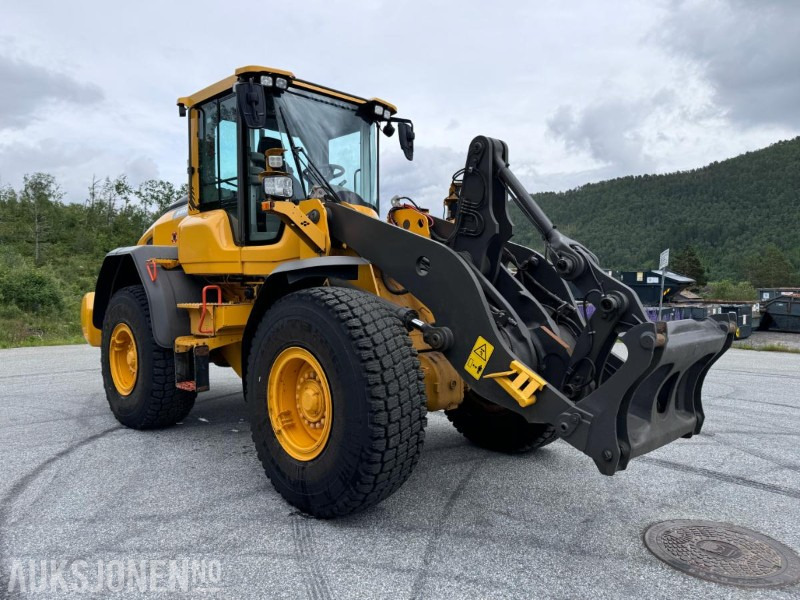 2018 Volvo L90H Hjullaster - Sentralsmøring - Hydraulisk redskapslås - Tilleggshydraulikk - Sertifisert - Med grusskuffe - Radlader: das Bild 3 2018 Volvo L90H Hjullaster - Sentralsmøring - Hydraulisk redskapslås - Tilleggshydraulikk - Sertifisert - Med grusskuffe - Radlader: das Bild 3