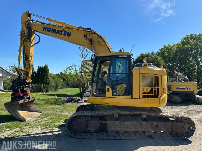 2019 Komatsu PC228USLC-11 - Gravemaskin - Tiltrotator R8 - Topcon GPS - 2skuffer - Sentralsmøring - 4467timer - Bagger: das Bild 2 2019 Komatsu PC228USLC-11 - Gravemaskin - Tiltrotator R8 - Topcon GPS - 2skuffer - Sentralsmøring - 4467timer - Bagger: das Bild 2