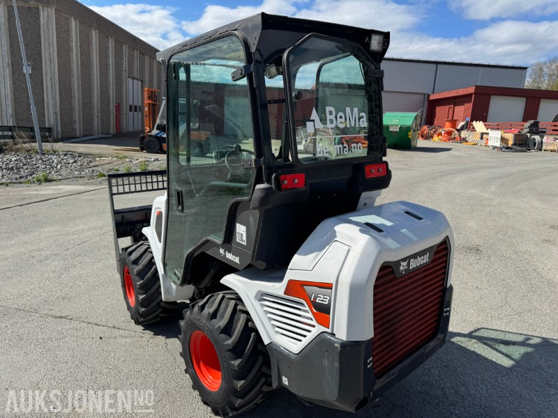 2022 Bobcat L23 kompaktlaster med skuffe, gafler og hydraulisksnøskjær - Kompaktlader: das Bild 5 2022 Bobcat L23 kompaktlaster med skuffe, gafler og hydraulisksnøskjær - Kompaktlader: das Bild 5