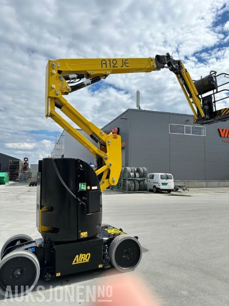 2023 AIRO A12 JE, elektrisk bomlift - Roterende Jibb - Arbeidshøyde 12,1 m. - Leveres med ny årskontroll! - Arbeitsbühne: das Bild 2 2023 AIRO A12 JE, elektrisk bomlift - Roterende Jibb - Arbeidshøyde 12,1 m. - Leveres med ny årskontroll! - Arbeitsbühne: das Bild 2