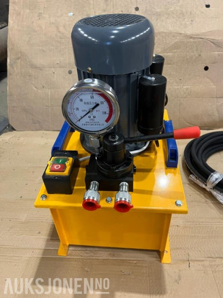 70 TONN HYDRAULISK PRESSE TIL BELTEBOLTER OG FORINGER 220V - Baugeräte: das Bild 4 70 TONN HYDRAULISK PRESSE TIL BELTEBOLTER OG FORINGER 220V - Baugeräte: das Bild 4