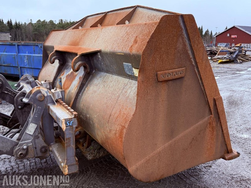2014 Volvo Skuffe m/Stor BM hurtigfeste og slitedel - Rep.objekt - Anbauteil für Baumaschine: das Bild 5 2014 Volvo Skuffe m/Stor BM hurtigfeste og slitedel - Rep.objekt - Anbauteil für Baumaschine: das Bild 5