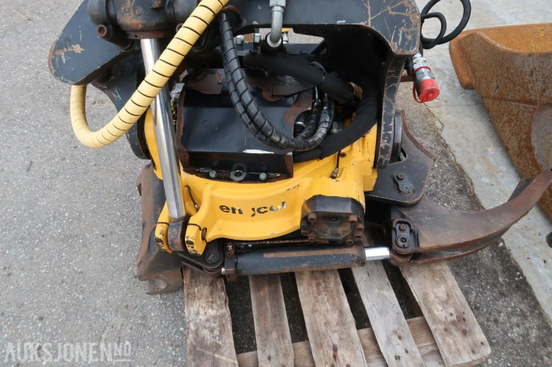 Engcon Tiltrotator med B20 feste - 2 slanger - låsekassett / klype - Anbauteil für Baumaschine: das Bild 2 Engcon Tiltrotator med B20 feste - 2 slanger - låsekassett / klype - Anbauteil für Baumaschine: das Bild 2