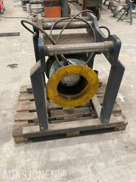 Hydraulisk vinsj til gravemaskin S60/70 feste - Anbauteil für Baumaschine: das Bild 1 Hydraulisk vinsj til gravemaskin S60/70 feste - Anbauteil für Baumaschine: das Bild 1