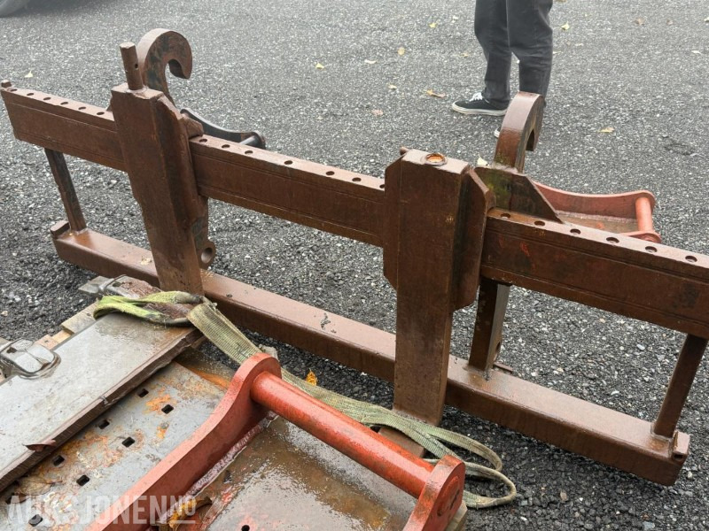 Mekanisk pallegaffel med stort BM-feste - Anbauteil für Baumaschine: das Bild 3 Mekanisk pallegaffel med stort BM-feste - Anbauteil für Baumaschine: das Bild 3