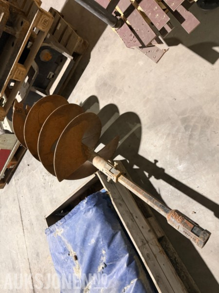 Metallborr - Til CAT kompaktlaster - Anbauteil für Baumaschine: das Bild 1 Metallborr - Til CAT kompaktlaster - Anbauteil für Baumaschine: das Bild 1