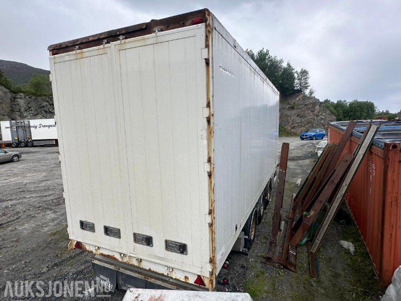 2005 Vang KL111 - 3 akslet slephenger / Flishenger / skaphenger med hydraulisk sideåpning - rep objekt - Anhänger: das Bild 4 2005 Vang KL111 - 3 akslet slephenger / Flishenger / skaphenger med hydraulisk sideåpning - rep objekt - Anhänger: das Bild 4