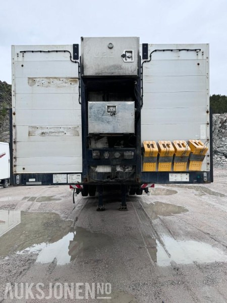 2019 Carnehl CSTV 40-60 - 4 akslet maskinsemi - Manuelt uttrekk - Hydraulisk bredding - Støttelabber bak - Fjernstyring - Anhänger: das Bild 2 2019 Carnehl CSTV 40-60 - 4 akslet maskinsemi - Manuelt uttrekk - Hydraulisk bredding - Støttelabber bak - Fjernstyring - Anhänger: das Bild 2