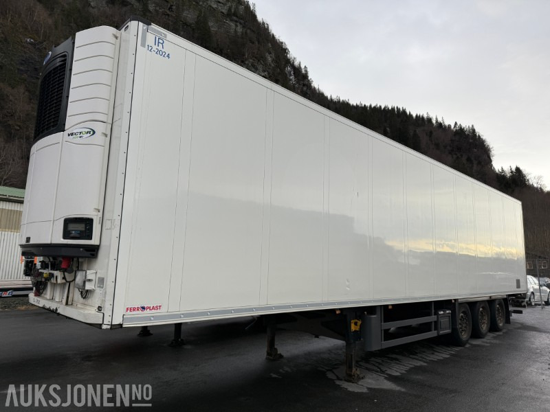 2019 Schmitz CARGOBULL thermo semi med bommer og bakløft - Anhänger: das Bild 1 2019 Schmitz CARGOBULL thermo semi med bommer og bakløft - Anhänger: das Bild 1